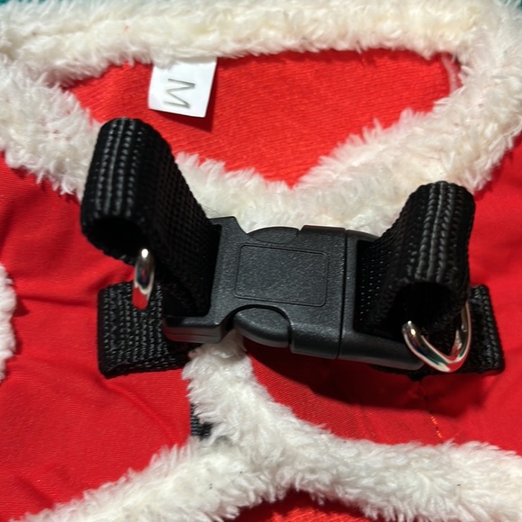 NWOT DOGGIE COAT. SZ MED. “Merry Christmas”. Faux fur lines the edges of coat. - Picture 4 of 4